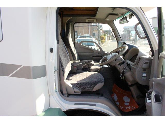 カムロード バンテック　ジル５２０　４ＷＤ　ウィンドウエアコン　ＦＦヒーター　トイレ　シャワー　温水ボイラー　３ＷＡＹ冷蔵庫　サブバッテリー　走行充電　外部充電　架装部ＴＶ　ルーフベント　オーニング　サイクルキャリア　走行用リアクーラー（42枚目）