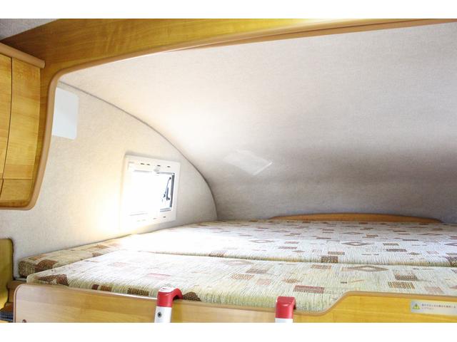 カムロード バンテック　ジル５２０　４ＷＤ　ウィンドウエアコン　ＦＦヒーター　トイレ　シャワー　温水ボイラー　３ＷＡＹ冷蔵庫　サブバッテリー　走行充電　外部充電　架装部ＴＶ　ルーフベント　オーニング　サイクルキャリア　走行用リアクーラー（53枚目）