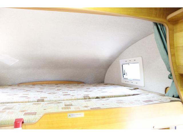 カムロード バンテック　ジル５２０　４ＷＤ　ウィンドウエアコン　ＦＦヒーター　トイレ　シャワー　温水ボイラー　３ＷＡＹ冷蔵庫　サブバッテリー　走行充電　外部充電　架装部ＴＶ　ルーフベント　オーニング　サイクルキャリア　走行用リアクーラー（54枚目）