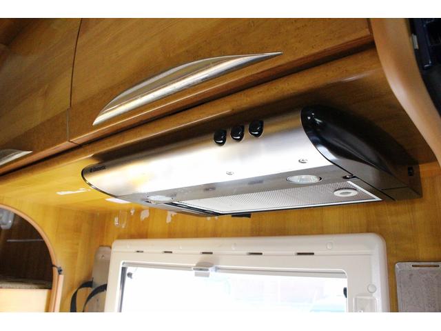 カムロード バンテック　ジル５２０　４ＷＤ　ウィンドウエアコン　ＦＦヒーター　トイレ　シャワー　温水ボイラー　３ＷＡＹ冷蔵庫　サブバッテリー　走行充電　外部充電　架装部ＴＶ　ルーフベント　オーニング　サイクルキャリア　走行用リアクーラー（57枚目）