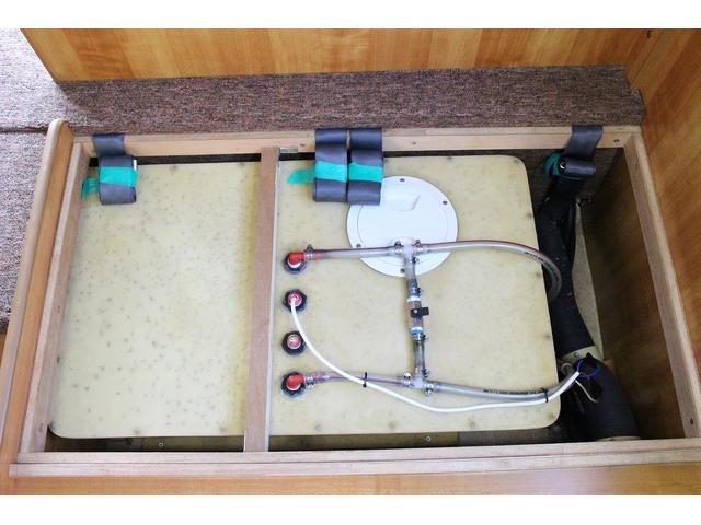 カムロード バンテック　ジル５２０　４ＷＤ　ウィンドウエアコン　ＦＦヒーター　トイレ　シャワー　温水ボイラー　３ＷＡＹ冷蔵庫　サブバッテリー　走行充電　外部充電　架装部ＴＶ　ルーフベント　オーニング　サイクルキャリア　走行用リアクーラー（69枚目）