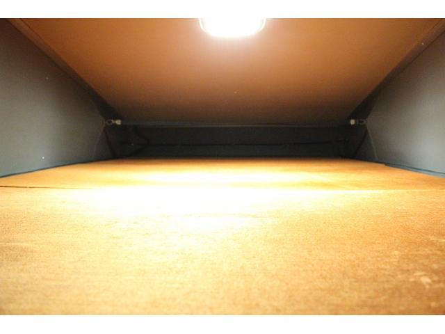 ＮＴ１００クリッパートラック スリーセブン　インディ７２７　１２Ｖクーラー　新品２００Ａｈリチウムバッテリー　ＦＦヒーター　新品走行充電器　新品外部充電器　新品フレキシブルソーラーパネル　シンク　リアスピーカー　前後ドライブレコーダー　ポップアップルーフ車（3枚目）