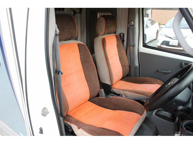 ＮＴ１００クリッパートラック スリーセブン　インディ７２７　１２Ｖクーラー　新品２００Ａｈリチウムバッテリー　ＦＦヒーター　新品走行充電器　新品外部充電器　新品フレキシブルソーラーパネル　シンク　リアスピーカー　前後ドライブレコーダー　ポップアップルーフ車（14枚目）