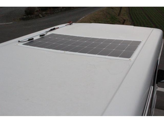 ＮＴ１００クリッパートラック スリーセブン　インディ７２７　１２Ｖクーラー　新品２００Ａｈリチウムバッテリー　ＦＦヒーター　新品走行充電器　新品外部充電器　新品フレキシブルソーラーパネル　シンク　リアスピーカー　前後ドライブレコーダー　ポップアップルーフ車（20枚目）