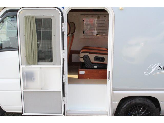 ＮＴ１００クリッパートラック スリーセブン　インディ７２７　１２Ｖクーラー　新品２００Ａｈリチウムバッテリー　ＦＦヒーター　新品走行充電器　新品外部充電器　新品フレキシブルソーラーパネル　シンク　リアスピーカー　前後ドライブレコーダー　ポップアップルーフ車（50枚目）