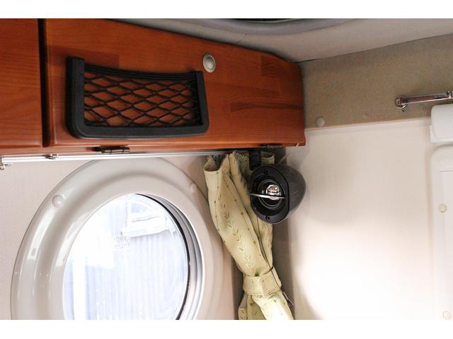 ＮＴ１００クリッパートラック スリーセブン　インディ７２７　１２Ｖクーラー　新品２００Ａｈリチウムバッテリー　ＦＦヒーター　新品走行充電器　新品外部充電器　新品フレキシブルソーラーパネル　シンク　リアスピーカー　前後ドライブレコーダー　ポップアップルーフ車（60枚目）