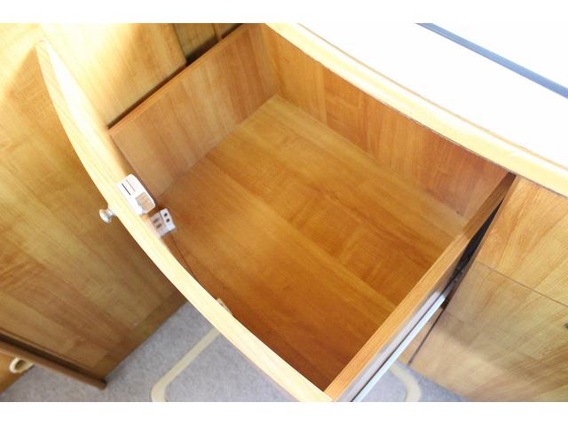 カムロード バンテック　ジル　４ＷＤ　家庭用エアコン　ＦＦヒーター　オーニング　トリプルサブバッテリー　走行充電　外部充電　１５００Ｗインバーター　トイレ　シャワー　温水ボイラー　３ＷＡＹ冷蔵庫　ＴＶ　エアサス　ワンオーナー車（62枚目）