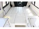 ハイエースバン ＲＶビックフット　スウィング４．７ｎ　２．８ＤＴ　４ＷＤ　キャンピングカー　シンク　冷蔵庫　ＦＦヒーター　電子レンジ　１５００Ｗインバーター　コロナ製冷風機　ツインサブバッテリー　走行充電　外部充電　マックスファン　床下収納　１オーナー車（5枚目）