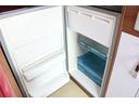 冷蔵庫です！いつでも冷たい飲み物をお飲み頂けます！１２Ｖのサブバッテリーより電源供給しております！