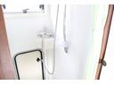 シャワールーム完備！！温水ボイラーも装備しておりますので、お湯も出ます♪