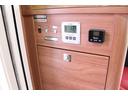 大人気のＦＦヒーター付きです。オールシーズン快適にお過ごし頂けます。車体のガソリンを燃料としておりますので面倒な燃料の補給なども必要御座いません。