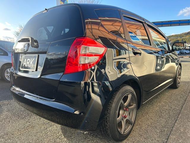 フィット Ｇ　ナビ　ＴＶ　バックカメラ　ＥＴＣ　アルミホイール　キーレスエントリー　衝突安全ボディ（7枚目）