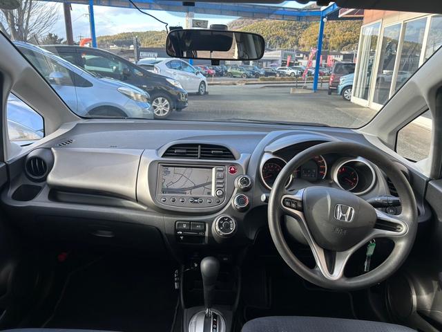 フィット Ｇ　ナビ　ＴＶ　バックカメラ　ＥＴＣ　アルミホイール　キーレスエントリー　衝突安全ボディ（14枚目）