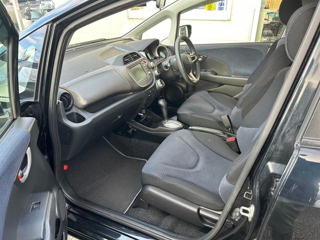 フィット Ｇ　ナビ　ＴＶ　バックカメラ　ＥＴＣ　アルミホイール　キーレスエントリー　衝突安全ボディ（23枚目）