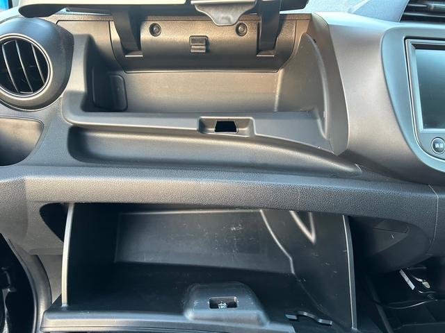 フィット Ｇ　ナビ　ＴＶ　バックカメラ　ＥＴＣ　アルミホイール　キーレスエントリー　衝突安全ボディ（25枚目）