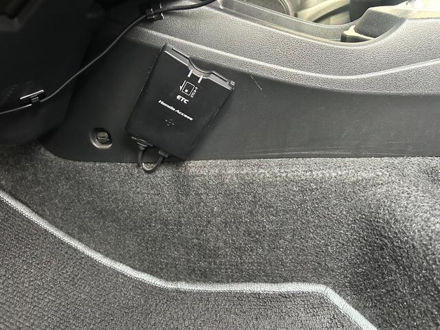 フィット Ｇ　ナビ　ＴＶ　バックカメラ　ＥＴＣ　アルミホイール　キーレスエントリー　衝突安全ボディ（26枚目）