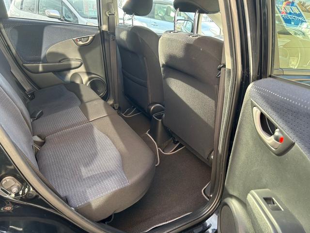 フィット Ｇ　ナビ　ＴＶ　バックカメラ　ＥＴＣ　アルミホイール　キーレスエントリー　衝突安全ボディ（28枚目）