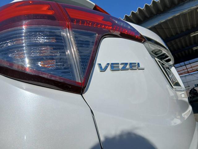 ヴェゼル ハイブリッドＺ・ホンダセンシング　純正ナビ　ＴＶ　ＥＴＣ　茶ハーフレザーシート　ドラレコ　純正１７ＡＷ　Ｂｌｕｅｔｏｏｔｈ　Ｂカメラ　ホンダセンシング　シートヒーター　Ｐスタート　スマートキー２個（13枚目）