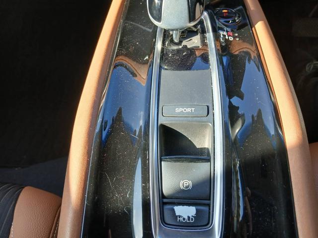 ヴェゼル ハイブリッドＺ・ホンダセンシング　純正ナビ　ＴＶ　ＥＴＣ　茶ハーフレザーシート　ドラレコ　純正１７ＡＷ　Ｂｌｕｅｔｏｏｔｈ　Ｂカメラ　ホンダセンシング　シートヒーター　Ｐスタート　スマートキー２個（29枚目）