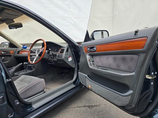 ビガー ２５Ｗ　ゼロファイター車高調　フジツボマフラー　社外アルミホイール　ＥＴＣ　キーレス　ＣＤ　車検令和８年６月　実走行１４（48枚目）