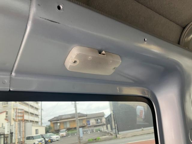 ハイゼットカーゴ スペシャル 車検9年4月 走行100800km CD アルミホイール エアコン リアヒーター レベライザー パワーウィンドウ(19枚目)