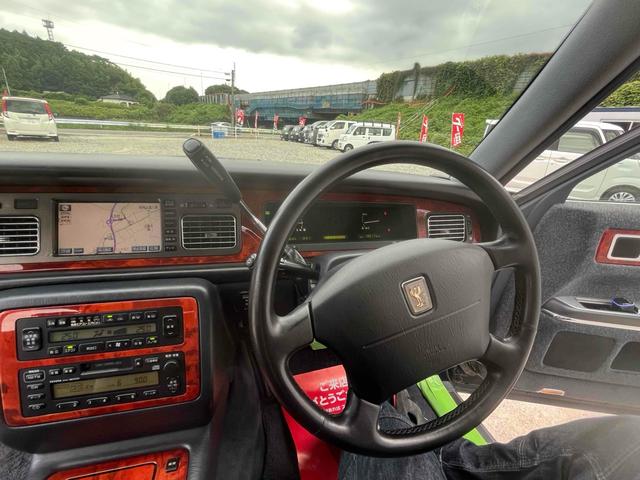 センチュリー 標準仕様車　デュアルＥＭＶパッケージ　ナビ　シートヒーター　ＣＤ　カセット　エアコン（2枚目）