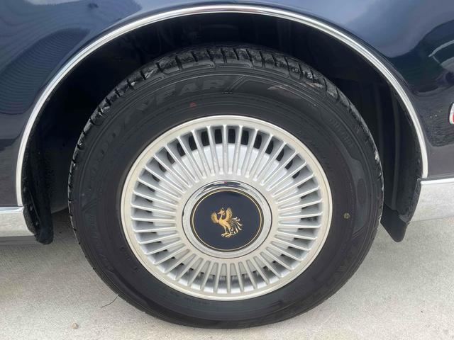 センチュリー 標準仕様車　デュアルＥＭＶパッケージ　ナビ　シートヒーター　ＣＤ　カセット　エアコン（27枚目）
