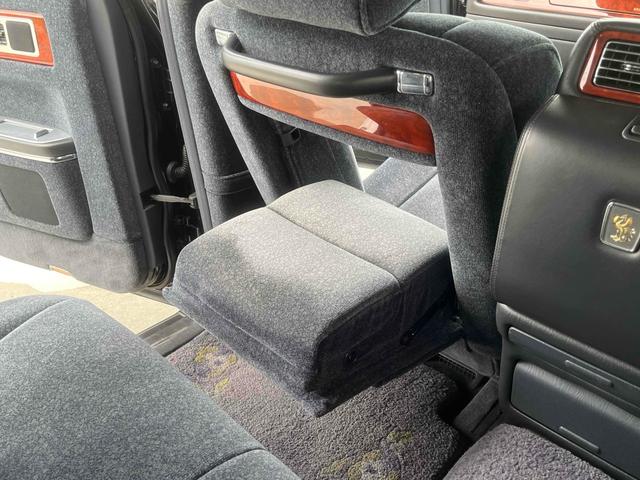 センチュリー 標準仕様車　デュアルＥＭＶパッケージ　ナビ　シートヒーター　ＣＤ　カセット　エアコン（35枚目）