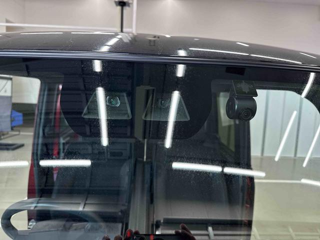 タント カスタムＲＳセレクション　ターボ車　インパネシフト　プッシュスタートスイッチ　電子カードキー　アルミホイール　衝突軽減Ｂ　車線逸脱　両側電動スライドＤ（29枚目）