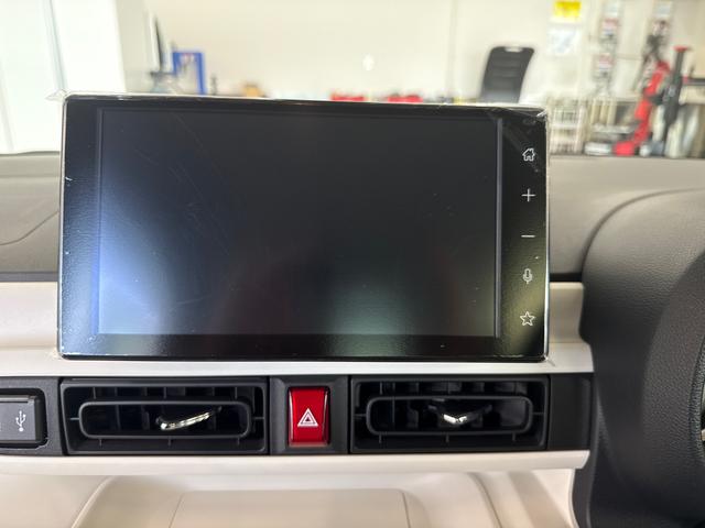 ムーヴキャンバス ストライプスＧターボ　ターボ車　インパネシフト　プッシュスタートスイッチ　電子カードキー　電動パーキングブレーキ　左右オートスライド　レーダーブレーキ　オートハイビーム　レーンキープ　ＡＢＳ（10枚目）
