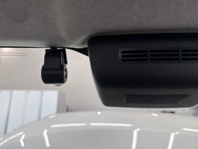 ムーヴキャンバス ストライプスＧターボ　ターボ車　インパネシフト　プッシュスタートスイッチ　電子カードキー　電動パーキングブレーキ　左右オートスライド　レーダーブレーキ　オートハイビーム　レーンキープ　ＡＢＳ（27枚目）