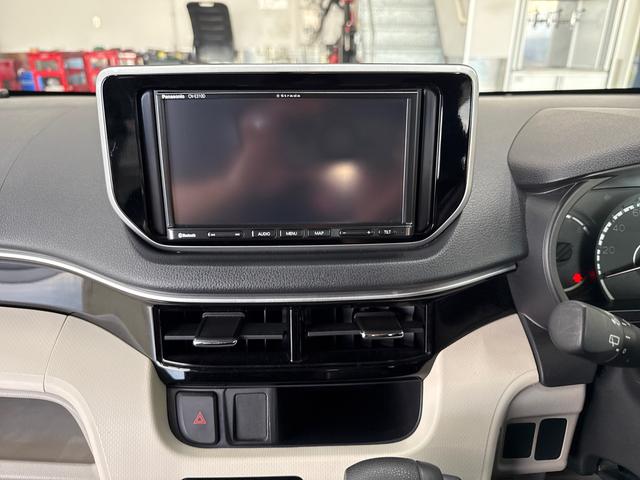 ムーヴ Ｘリミテッド　ＳＡＩＩＩ　インパネシフト　プッシュスタートスイッチ　電子カードキー　アルミホイール　ＡＢＳ　衝突被害軽減システム　オートエアコン　レーンアシスト（9枚目）