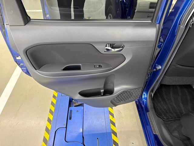 ムーヴ Ｘリミテッド　ＳＡＩＩＩ　インパネシフト　プッシュスタートスイッチ　電子カードキー　アルミホイール　ＡＢＳ　衝突被害軽減システム　オートエアコン　レーンアシスト（29枚目）