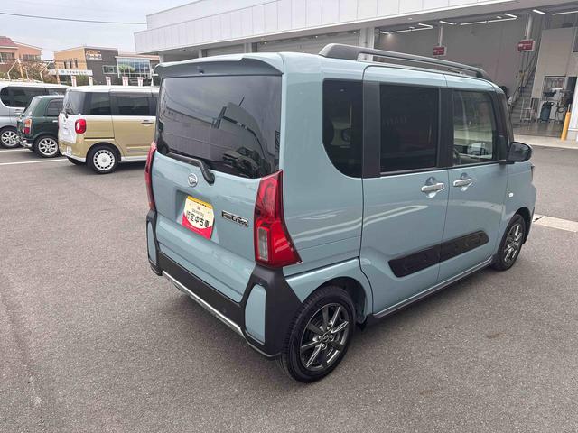 タント ファンクロス　インパネシフト　プッシュスタートスイッチ　電子カードキー　電動パーキングブレーキ　電動スライドドア　衝突軽減システム　レーンキープアシスト　ＡＢＳ　アルミホイール（9枚目）