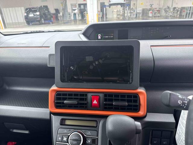 タント ファンクロス　インパネシフト　プッシュスタートスイッチ　電子カードキー　電動パーキングブレーキ　電動スライドドア　衝突軽減システム　レーンキープアシスト　ＡＢＳ　アルミホイール（10枚目）