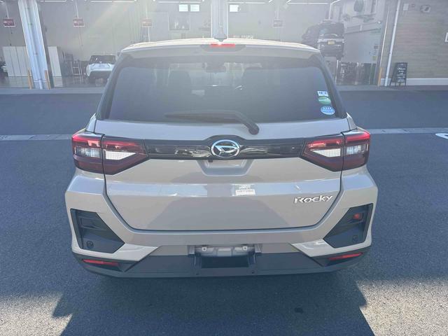 ロッキー プレミアム　フロアＣＶＴ　衝突軽減システム　車線逸脱警報　アルミホイール　オートハイビーム　ＡＢＳ　ターボ車（3枚目）
