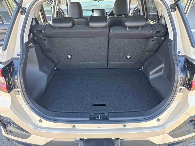 ロッキー プレミアム　フロアＣＶＴ　衝突軽減システム　車線逸脱警報　アルミホイール　オートハイビーム　ＡＢＳ　ターボ車（18枚目）