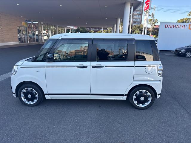 ムーヴキャンバス ＧブラックアクセントＶＳ　ＳＡＩＩＩ　インパネシフト　プッシュスタートスイッチ　電子カードキー　ブレーキサポート　レーンキープ　両側電動ドア　オートマチックハイビーム　ＡＢＳ（4枚目）