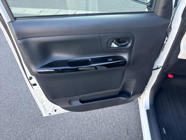 ムーヴキャンバス ＧブラックアクセントＶＳ　ＳＡＩＩＩ　インパネシフト　プッシュスタートスイッチ　電子カードキー　ブレーキサポート　レーンキープ　両側電動ドア　オートマチックハイビーム　ＡＢＳ（26枚目）