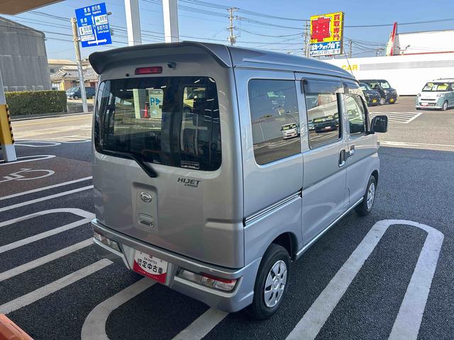 ハイゼットカーゴ クルーズターボＳＡＩＩＩ　ターボ車　４ＷＤ車　インパネオートマ　フォグランプ　リモコンキー　両側スライドドア　衝突被害軽減システム　エアコン　パワステ（8枚目）