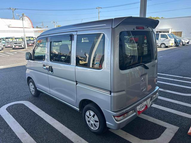 ハイゼットカーゴ クルーズターボＳＡＩＩＩ　ターボ車　４ＷＤ車　インパネオートマ　フォグランプ　リモコンキー　両側スライドドア　衝突被害軽減システム　エアコン　パワステ（9枚目）