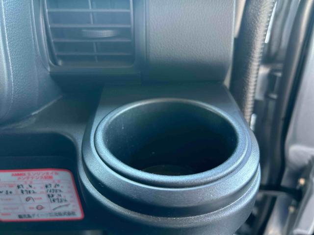 ハイゼットカーゴ クルーズターボＳＡＩＩＩ　ターボ車　４ＷＤ車　インパネオートマ　フォグランプ　リモコンキー　両側スライドドア　衝突被害軽減システム　エアコン　パワステ（31枚目）