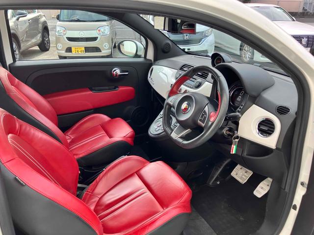 アバルト５９５ ツーリズモ　クリアランスソナー　アルミホイール　レッドレザーシート　パドルシフト　キーレスエントリー　ＡＴ　ＡＢＳ　ＣＤオーディオ　ＨＩＤヘッドライト（9枚目）