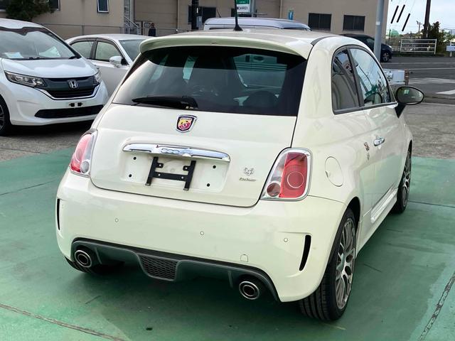 アバルト５９５ ツーリズモ　クリアランスソナー　アルミホイール　レッドレザーシート　パドルシフト　キーレスエントリー　ＡＴ　ＡＢＳ　ＣＤオーディオ　ＨＩＤヘッドライト（14枚目）