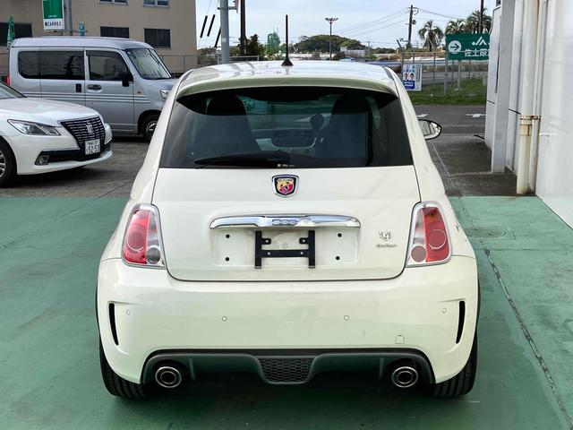 アバルト５９５ ツーリズモ　クリアランスソナー　アルミホイール　レッドレザーシート　パドルシフト　キーレスエントリー　ＡＴ　ＡＢＳ　ＣＤオーディオ　ＨＩＤヘッドライト（15枚目）