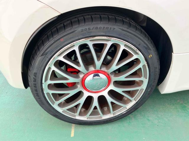 アバルト５９５ ツーリズモ　クリアランスソナー　アルミホイール　レッドレザーシート　パドルシフト　キーレスエントリー　ＡＴ　ＡＢＳ　ＣＤオーディオ　ＨＩＤヘッドライト（22枚目）