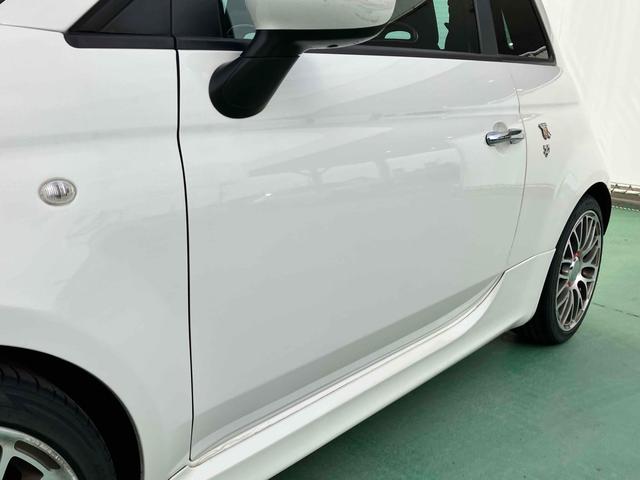 アバルト５９５ ツーリズモ　クリアランスソナー　アルミホイール　レッドレザーシート　パドルシフト　キーレスエントリー　ＡＴ　ＡＢＳ　ＣＤオーディオ　ＨＩＤヘッドライト（24枚目）