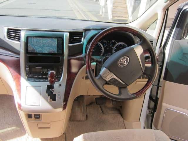 アルファード ２４０Ｇ　３列シート７人乗　ワンオーナー　禁煙車（8枚目）