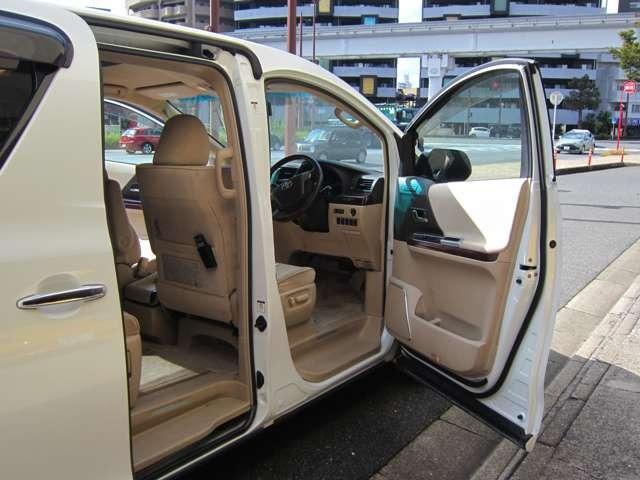 アルファード ２４０Ｇ　３列シート７人乗　ワンオーナー　禁煙車（10枚目）
