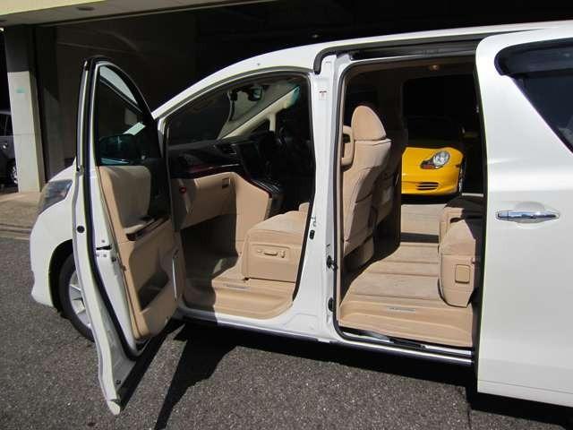 アルファード ２４０Ｇ　３列シート７人乗　ワンオーナー　禁煙車（11枚目）